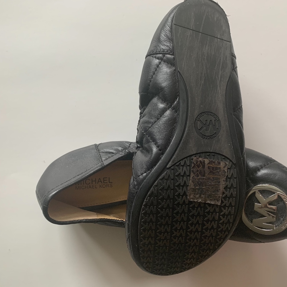 Michael Kors Black Quilted Flat Shoes Size 6M - Picture 2 of 4